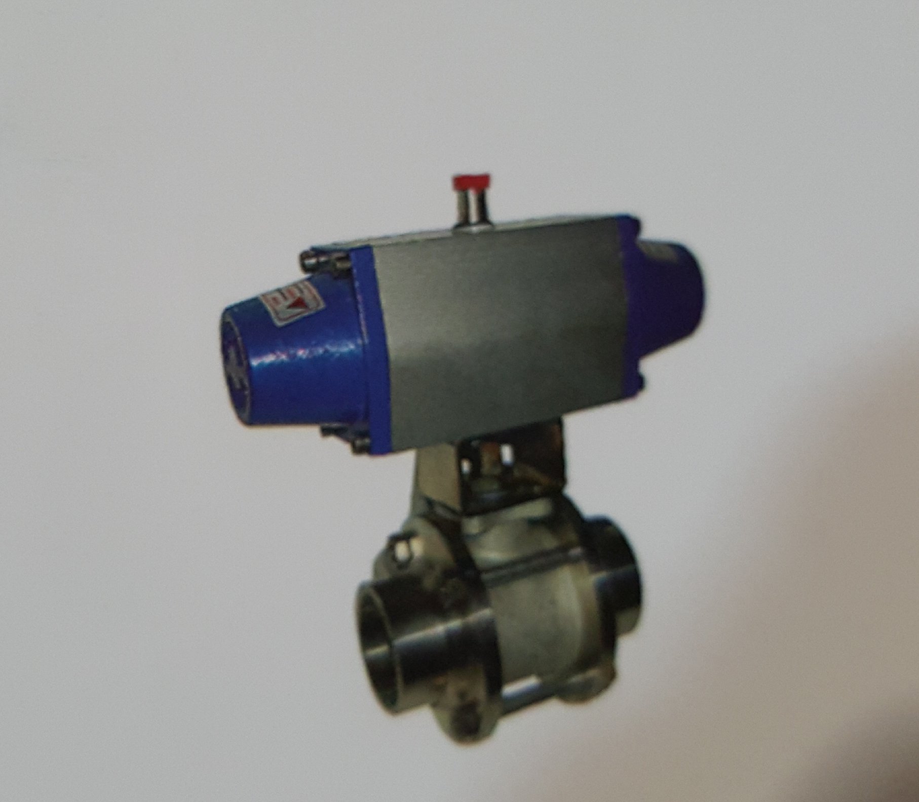 DN 32 TEK ETKİLİ PNÖMATİK ATUATÖRLÜ KÜRESEL VANA TAM GEÇİŞLİ PASLANMAZ ÇELİK AISI 304 (DİŞLİ)